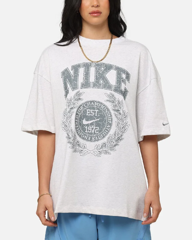 Nike Women's Sportswear Essential Oversized T-Shirt Birch Heather/Cool Grey Iron Safe Non-Iron Wrinkle Free Nike Women's Sportswear Essential Oversized T-Shirt Birch Heather/Cool Grey Iron Safe Non-Iron Wrinkle Free