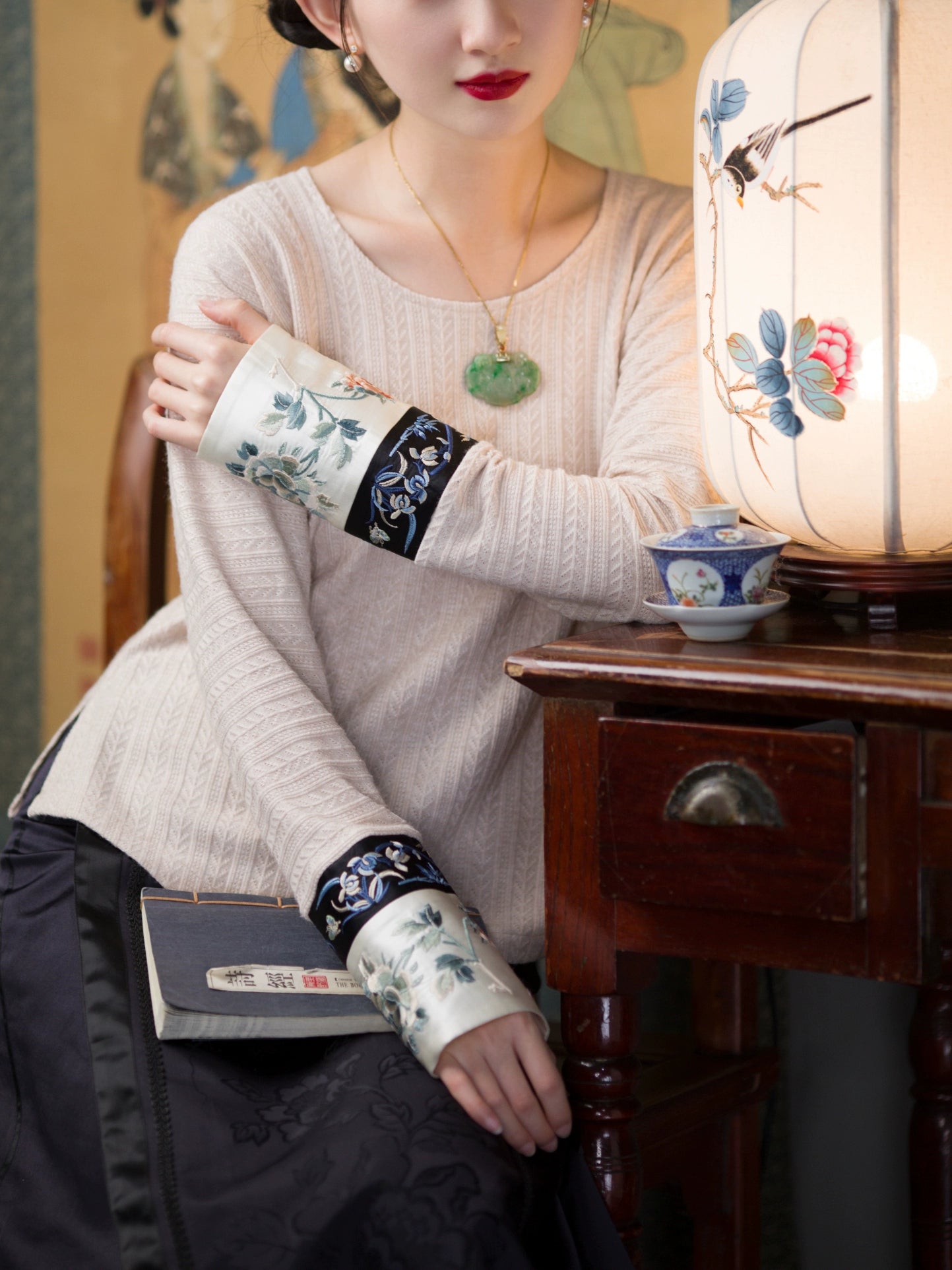 Moli Nuanyu 墨篱暖玉 Black Glass, Warm Jade Qing & Qipao Silk Embroidered Cuff Cable Knit Sweater Toggled Drawstring Belted