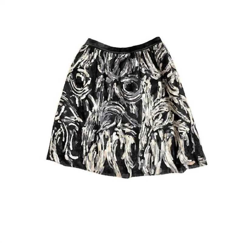 Women's Knee-Length Mesh Floral Applique Flare Skirt In Multicolor lace skirt feminine
