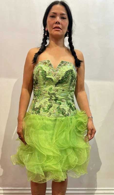 Vintage Green Cocktail Dress with Embellished Bodice and Pleated Tulle Skirt Tunics Travel practical