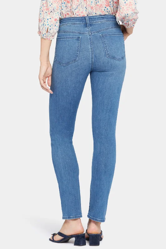 Le Silhouette Sheri Slim Jeans - Stunning