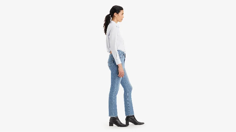 Levi’s® Women's 724 High-Rise Slim Straight Jeans