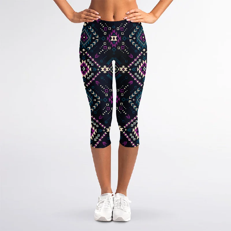 Geometric Ethnic Navajo Pattern Print Women's Capri Leggings Comfortable Slim Fit Leggings Geometric Ethnic Navajo Pattern Print Women's Capri Leggings Comfortable Slim Fit Leggings