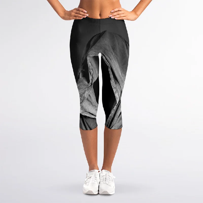 Ghost In The Darkness 3D Print Women's Capri Leggings Stylish Camo Print Leggings