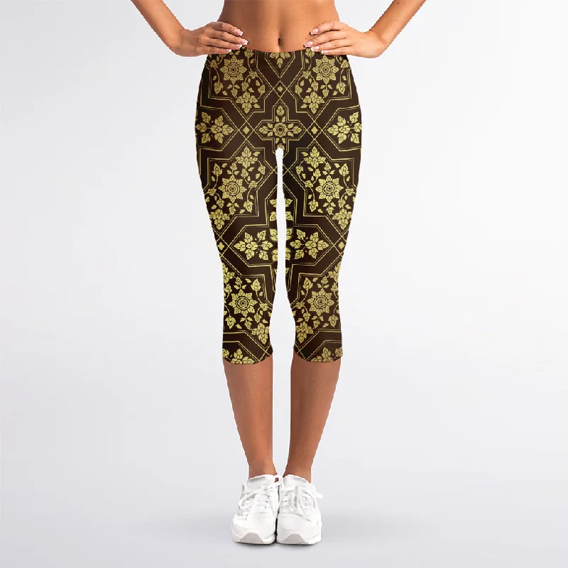 Gold And Brown Thai Pattern Print Women's Capri Leggings Fashionable Plus-Size Activewear Gold And Brown Thai Pattern Print Women's Capri Leggings Fashionable Plus-Size Activewear
